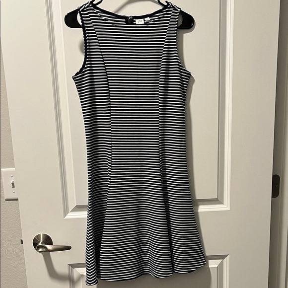 GAP Women’s Striped Midi Dress - Picture 1 of 7